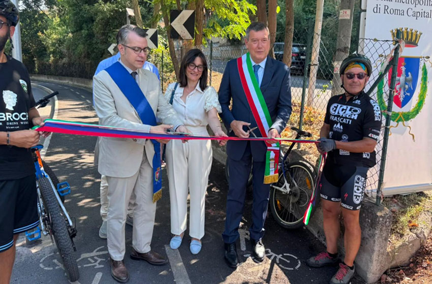 Piani Urbani Integrati di Grottaferrata. Inaugurata una pista ciclabile lunga oltre un chilometro che collega il comune con Frascati